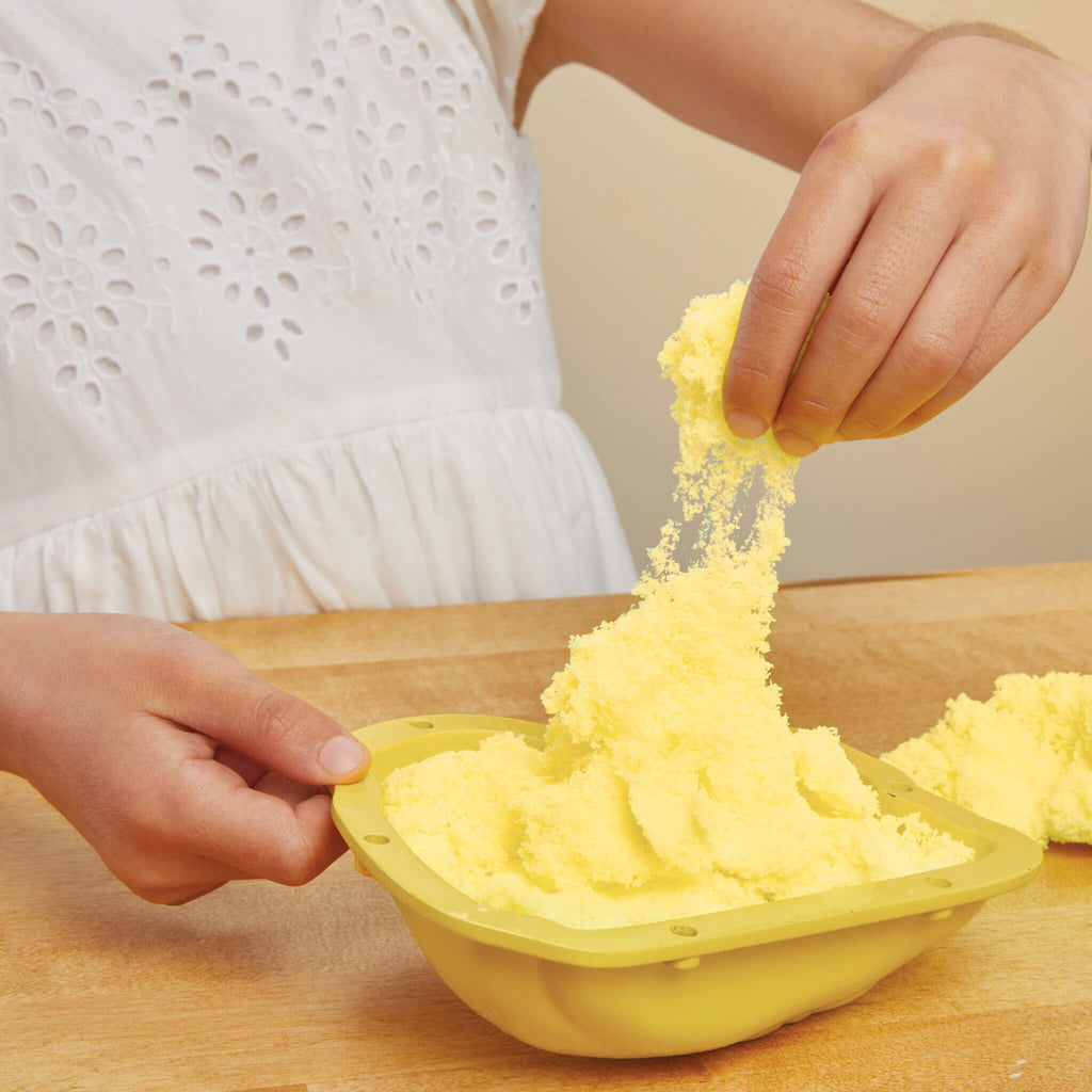 Creative Chefs Bluey - Duck Cake Kit - Pretend Baking Kit with Recipe Cards and Play Ingredients